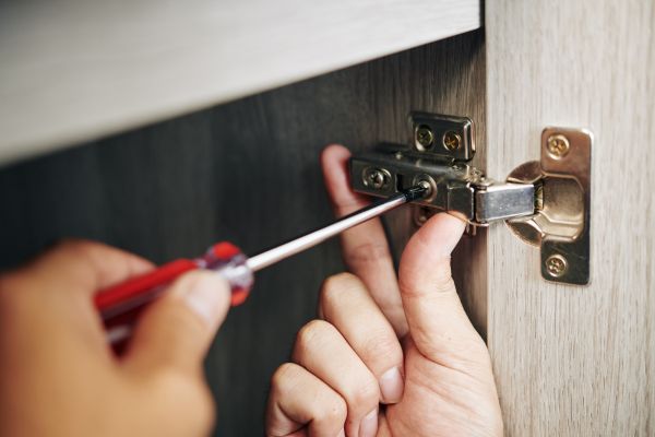 Cabinet Hinge Installation in Kilgore